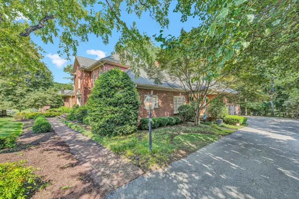 Roanoke, VA 24014,3606 Wellington DR