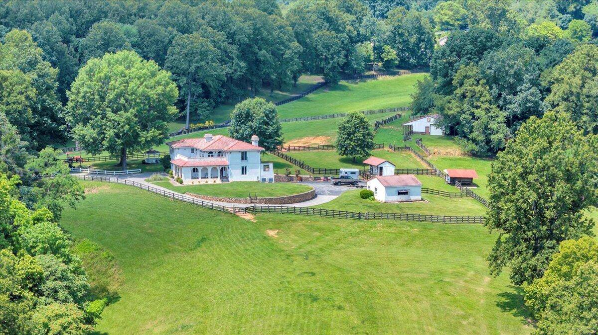 5880 Sugar Loaf Mountain RD, Roanoke, VA 24018