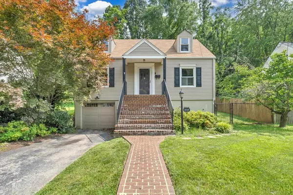 2728 Lansing DR, Roanoke, VA 24015