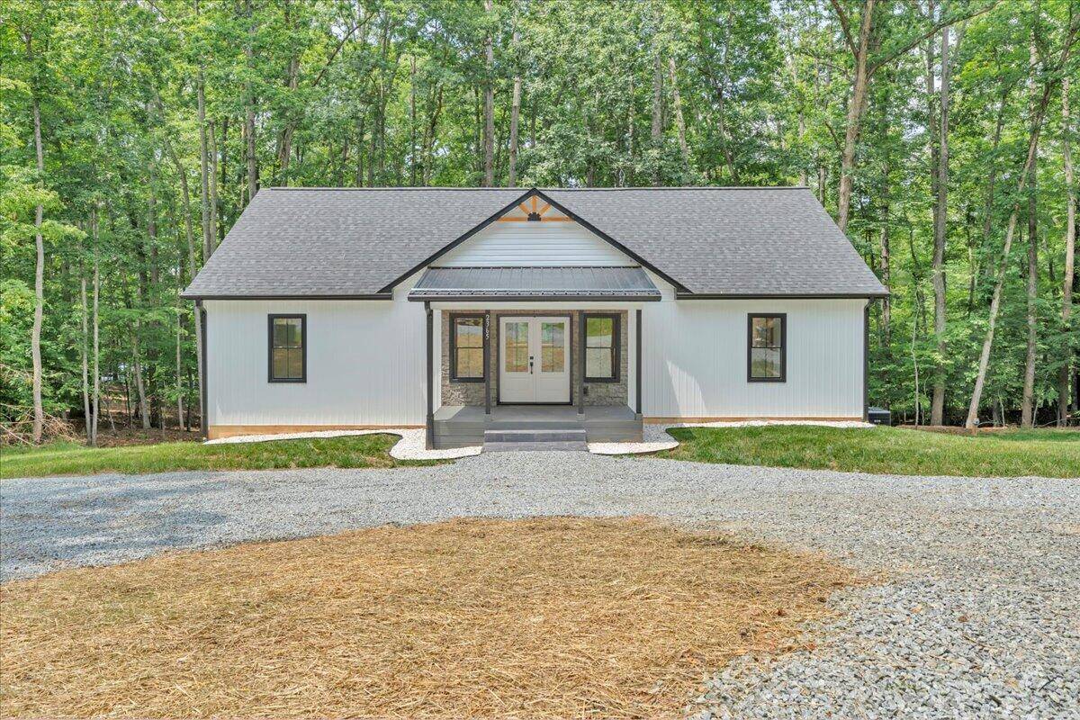 2365 Lakewood Forest RD, Moneta, VA 24121
