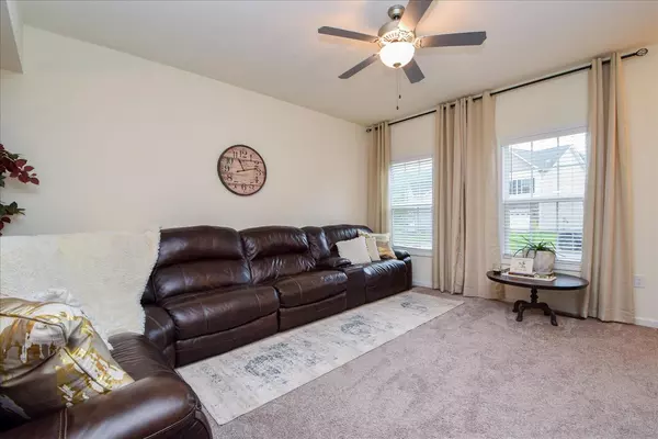 Roanoke, VA 24019,8322 Leighburn DR