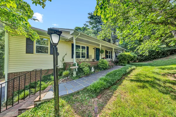 Roanoke, VA 24018,2343 Circle DR