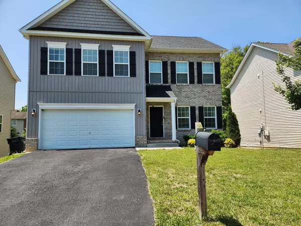 Roanoke, VA 24019,8366 Leighburn DR