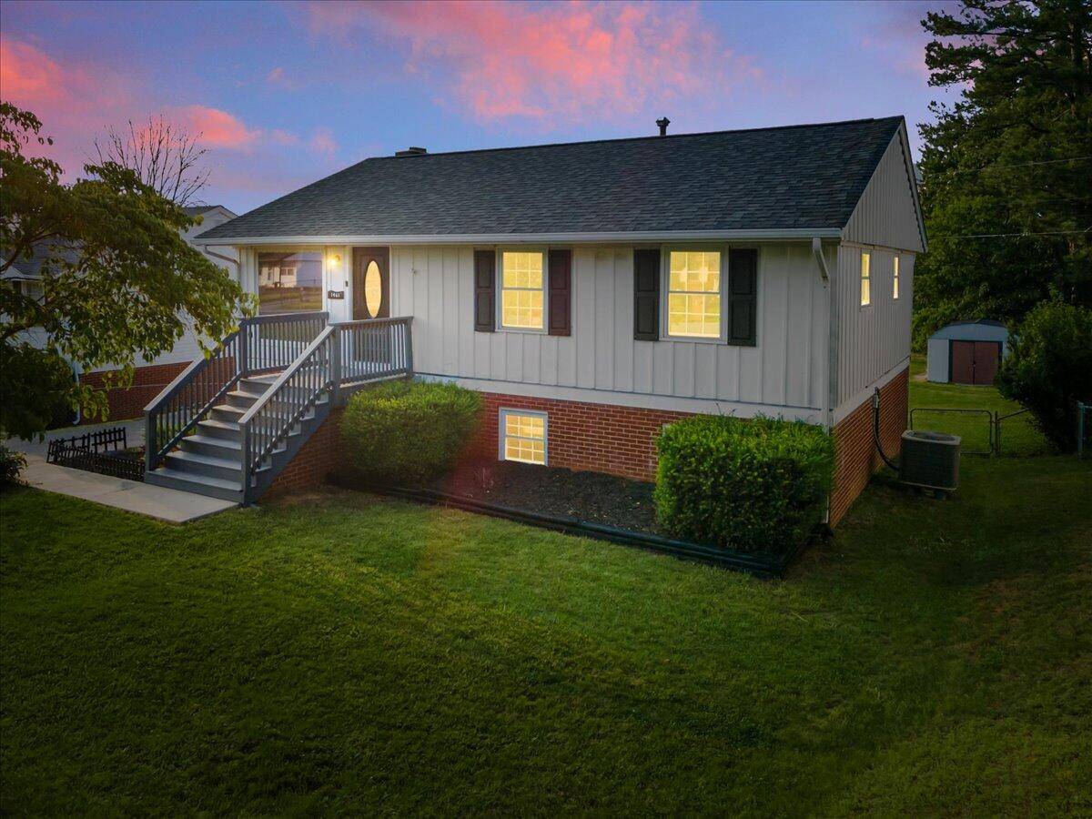 1461 Antrim ST, Salem, VA 24153