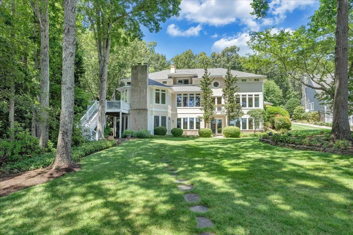 Moneta, VA 24121,574 Waverly LN