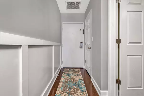 Huddleston, VA 24104,1273 Graves Harbor TRL #304