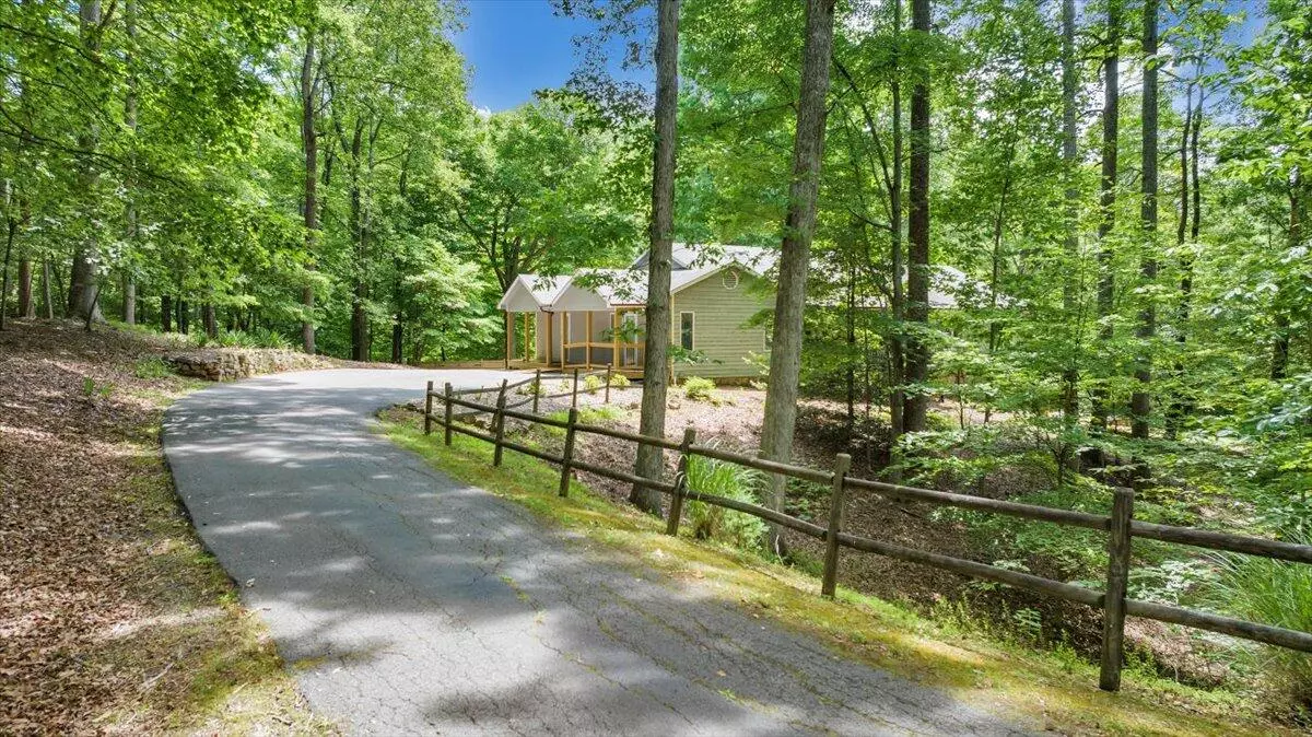 Vinton, VA 24179,112 Sedgefield LN