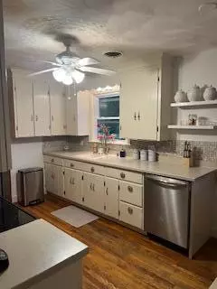 Roanoke, VA 24018,3233 Oakdale RD