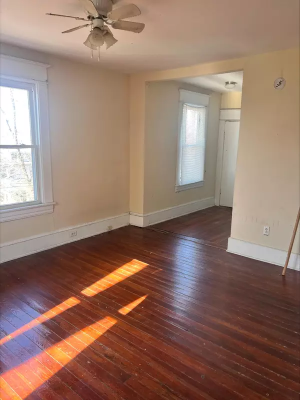 Roanoke, VA 24013,906 5th ST