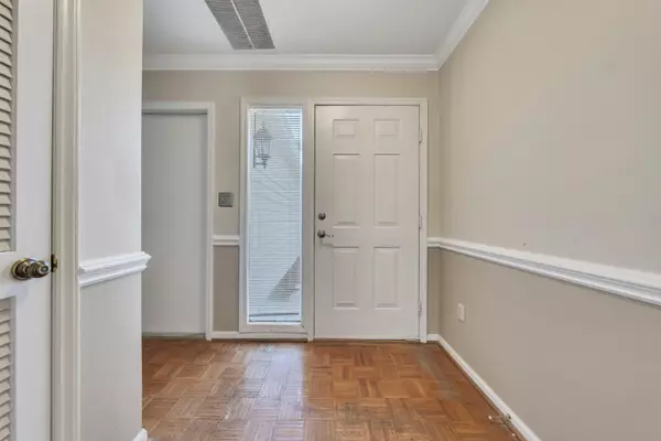 Salem, VA 24153,2404 Post Oak RD