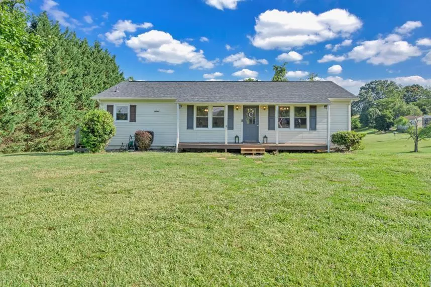 Moneta, VA 24121,6400 Stewartsville RD