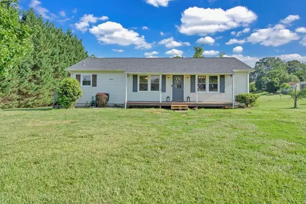 6400 Stewartsville RD, Moneta, VA 24121