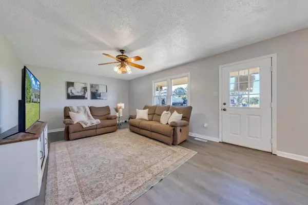 Moneta, VA 24121,6400 Stewartsville RD