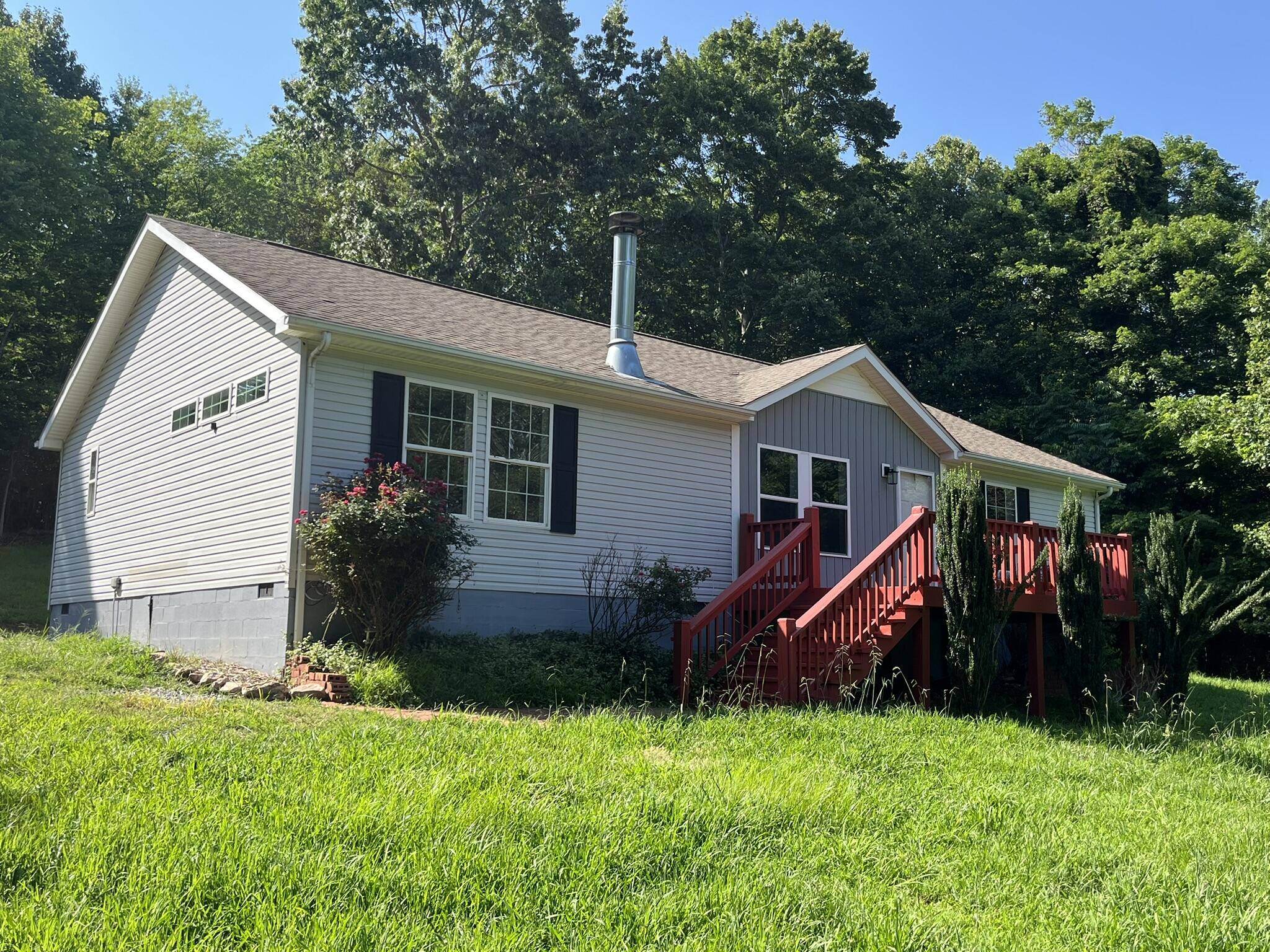342 Montevista RD, Union Hall, VA 24176