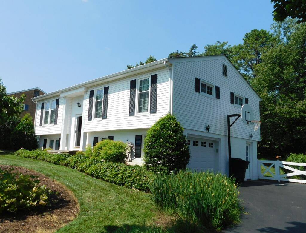 Roanoke, VA 24018,4029 Kentland DR