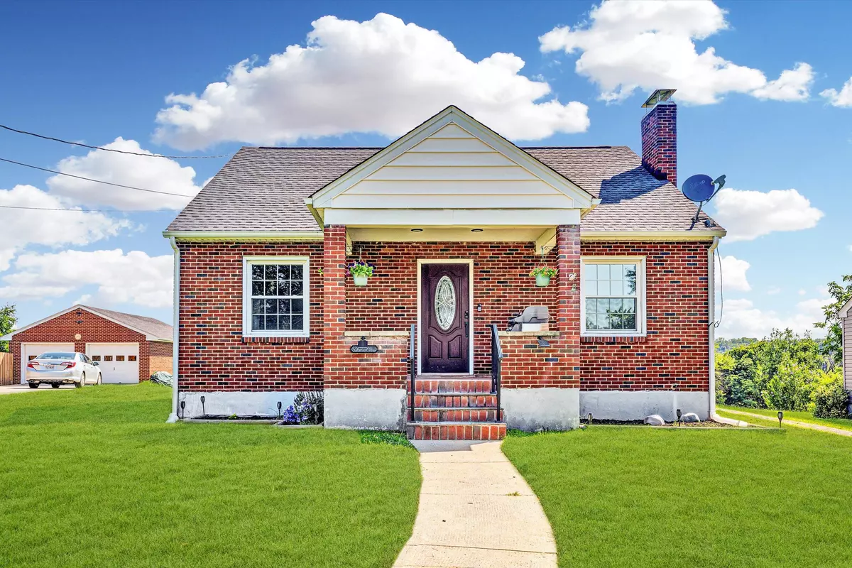 Roanoke, VA 24013,2208 Kenwood BLVD