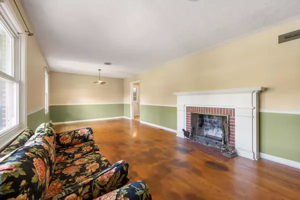 Floyd, VA 24091,201 Woods Gap RD