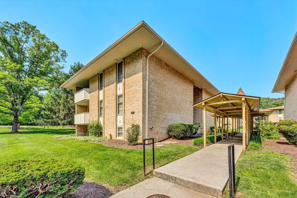 5260 Crossbow CIR Unit 16F, Roanoke, VA 24018
