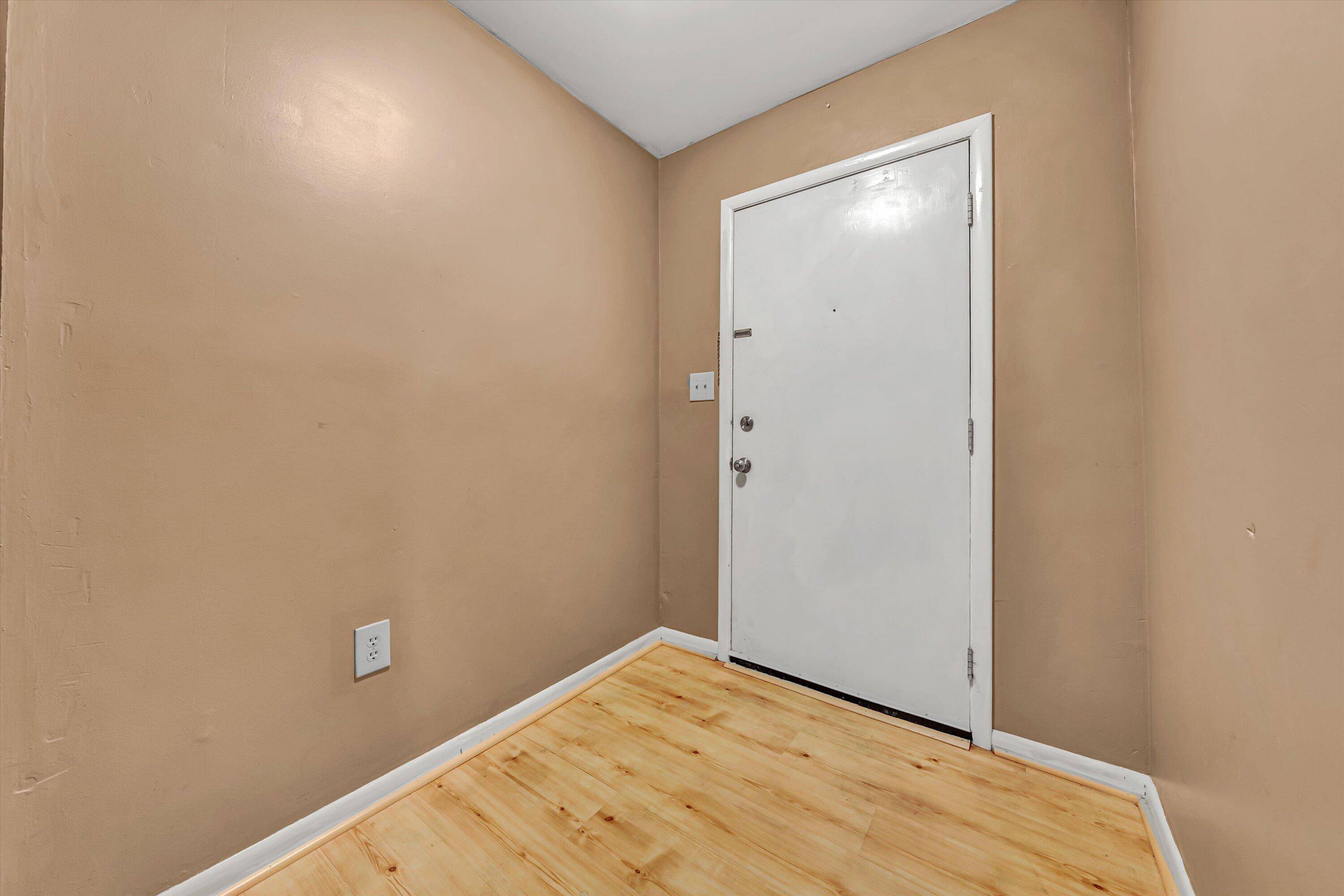 Roanoke, VA 24018,5260 Crossbow CIR Unit 16F
