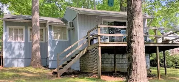 Moneta, VA 24121,3097 Skyway DR