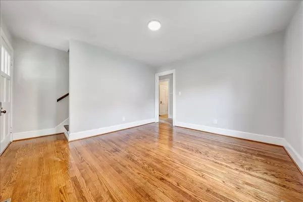 Roanoke, VA 24014,1602 Redwood RD