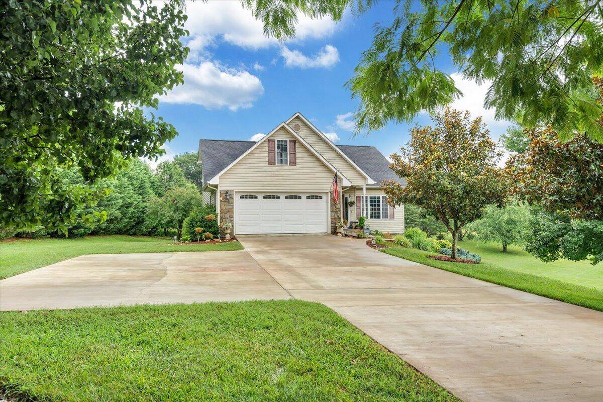 17 Dudley Creek RD, Hardy, VA 24101
