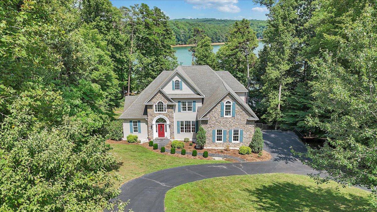 1050 Clear Pointe Run, Lynch Station, VA 24571