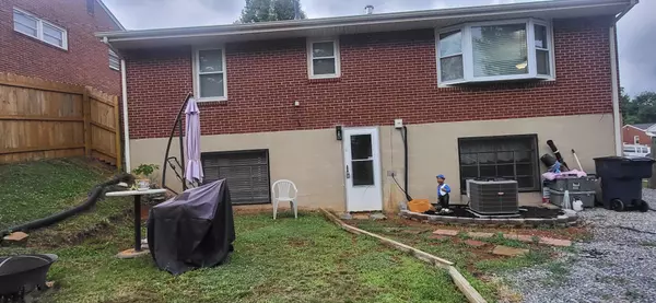 Roanoke, VA 24017,3011 Ferncliff AVE