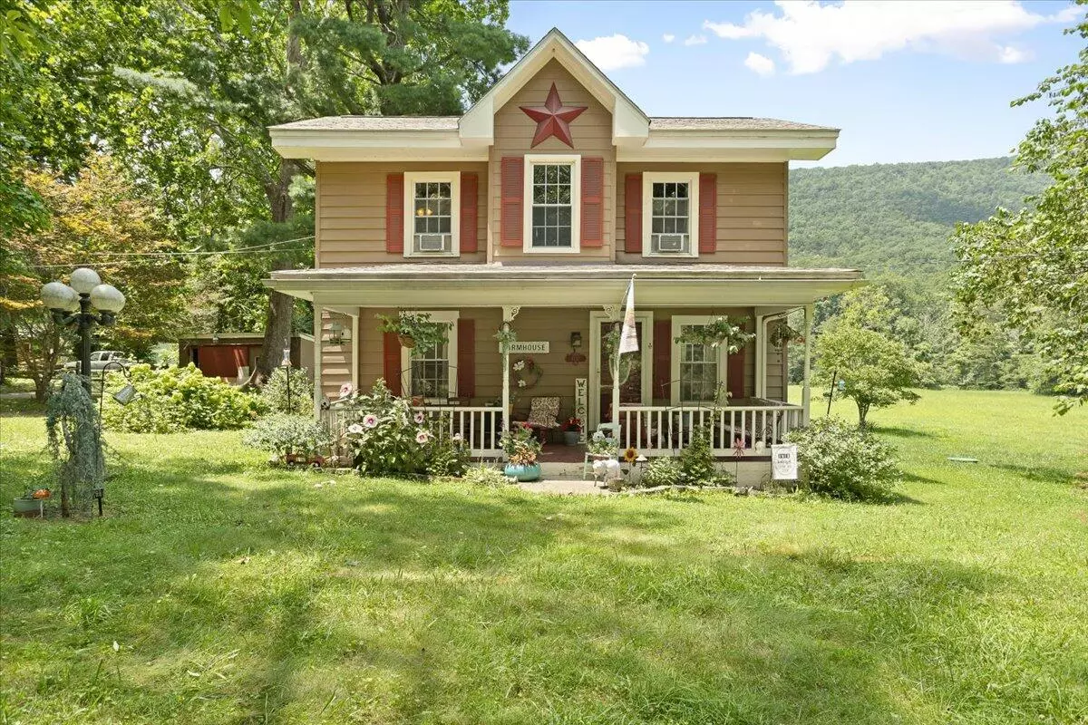Salem, VA 24153,4737 Bradshaw RD
