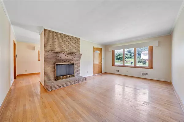 Roanoke, VA 24019,915 Ridgecrest DR