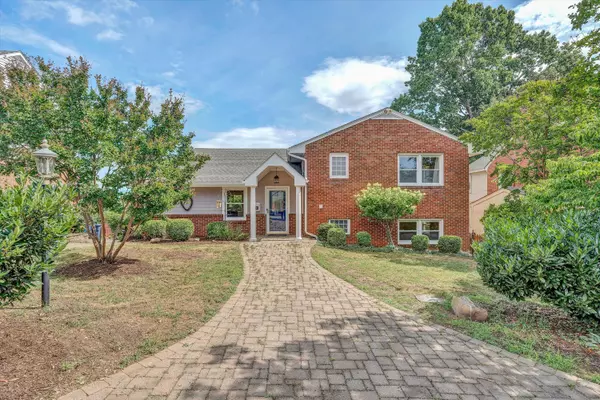 Roanoke, VA 24015,2323 Mount Vernon RD