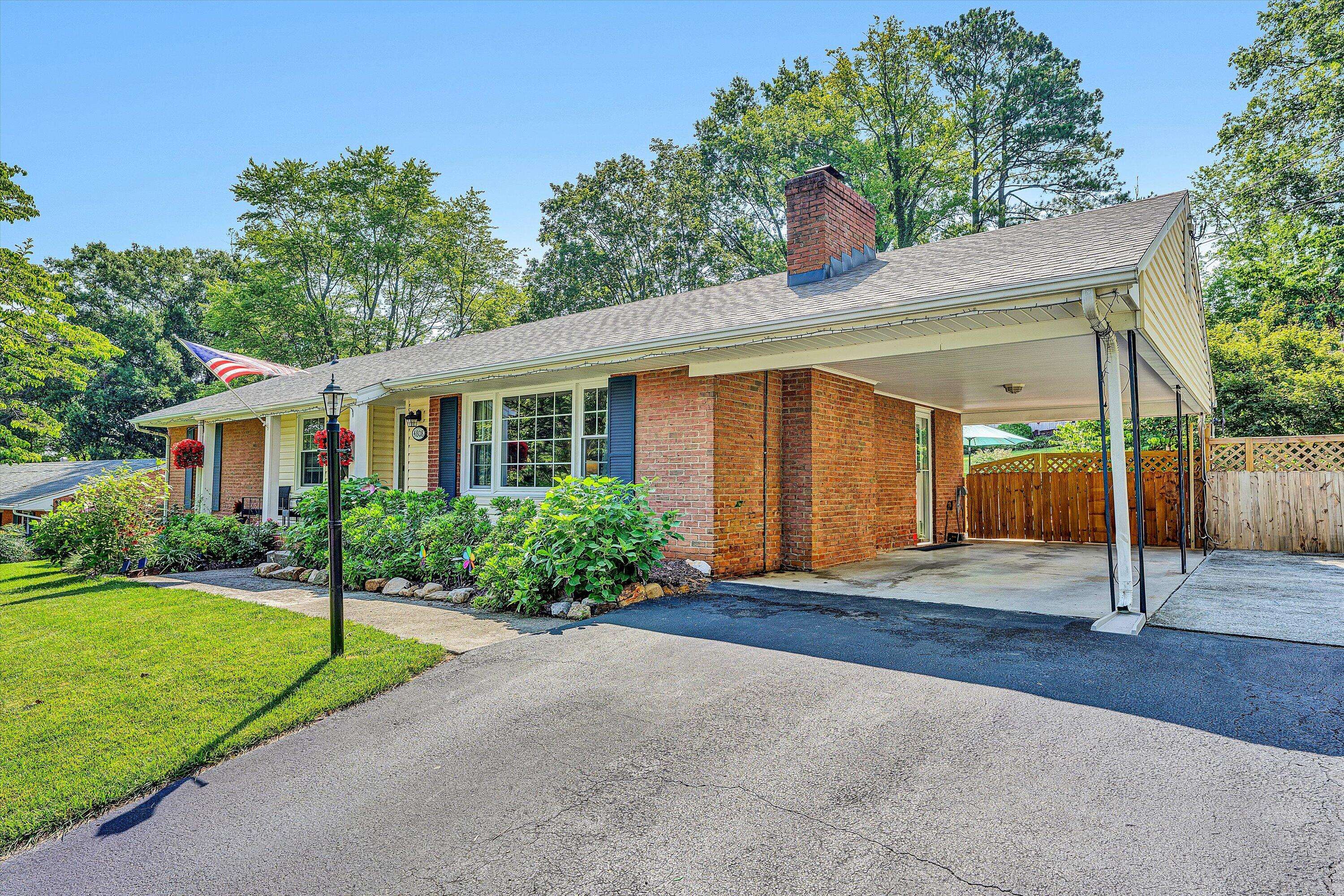 4808 Brookwood DR, Roanoke, VA 24018