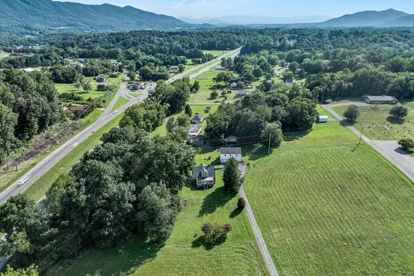 Blue Ridge, VA 24064,77 Mountain Pass RD