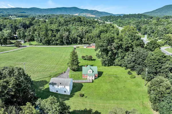 Blue Ridge, VA 24064,77 Mountain Pass RD