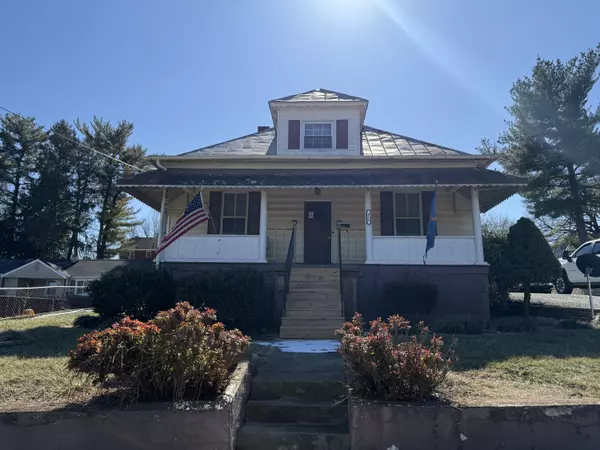 411 W Cleveland AVE, Vinton, VA 24179