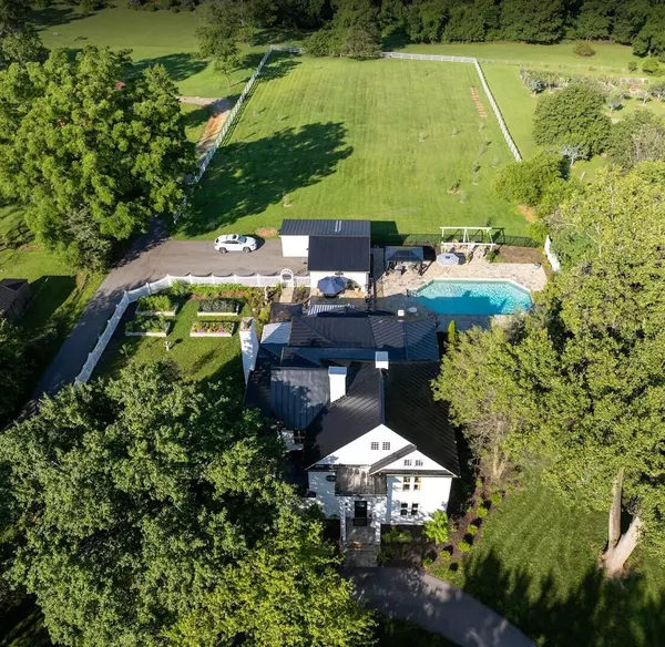 Bedford, VA 24523,1221 Oakwood ST