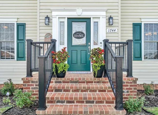 Salem, VA 24153,1744 High Gate LN