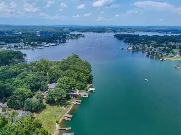 Penhook, VA 24137,1196 Jefferson Dock RD