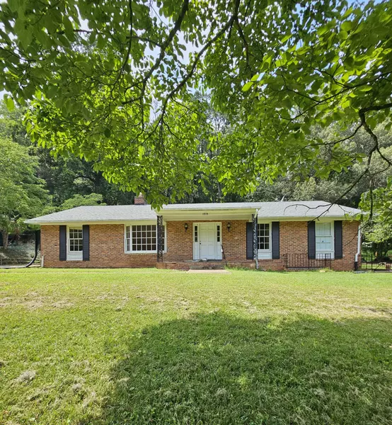 1018 Morningside LN, Martinsville, VA 24112