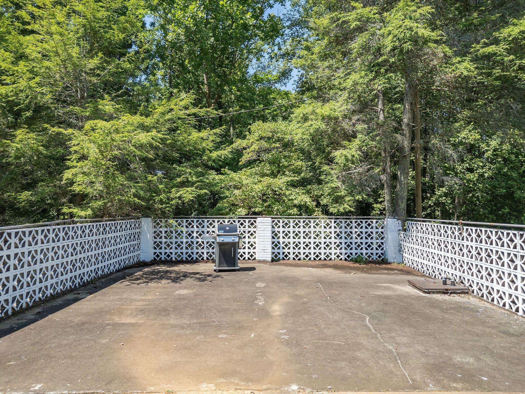 Bassett, VA 24055,100 Ridge View LN Unit Apt  13