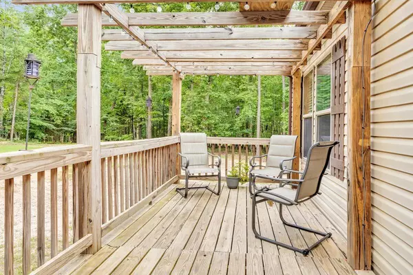 Huddleston, VA 24104,1034 Lookout CT