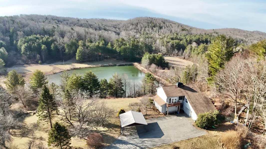 9245 Patterson DR, Bent Mountain, VA 24059