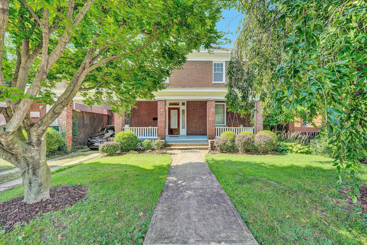 Roanoke, VA 24016,818 Day AVE