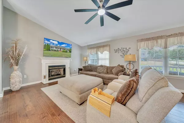 Roanoke, VA 24014,3141 Valley Stream DR