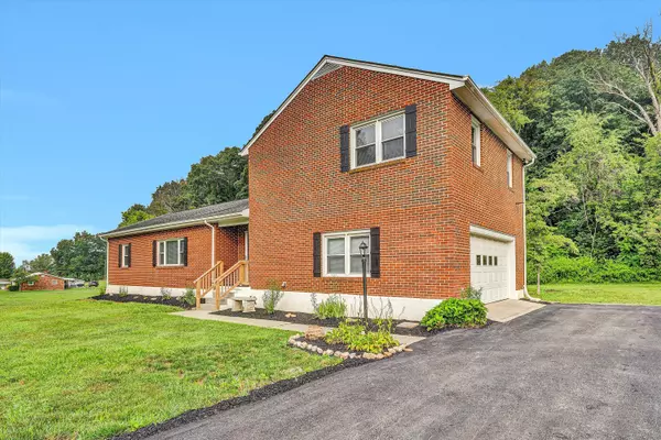 459 Coaling RD, Troutville, VA 24175