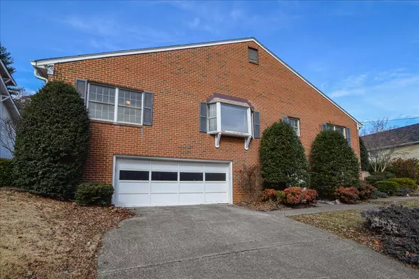 2309 Carolina AVE, Roanoke, VA 24014