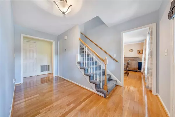 Salem, VA 24153,1905 Queensmill DR