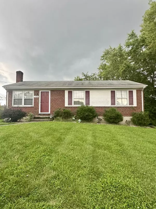 1029 Blakemore CIR, Vinton, VA 24179