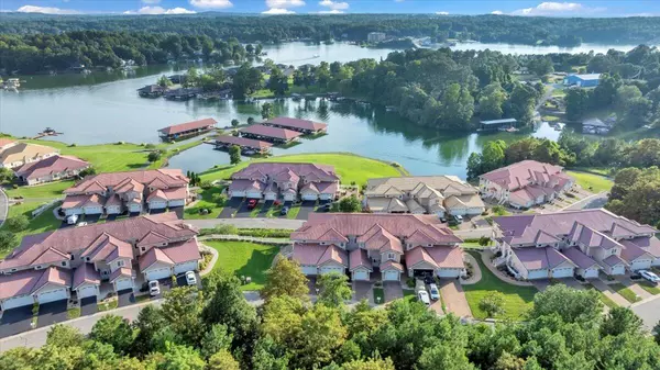 Moneta, VA 24121,1062 Siesta Key CT