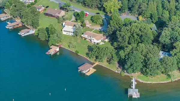 Moneta, VA 24121,350 Tracy DR